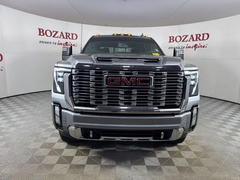 Used 2025 GMC Sierra 3500 Denali w/ Denali Reserve Package image 2