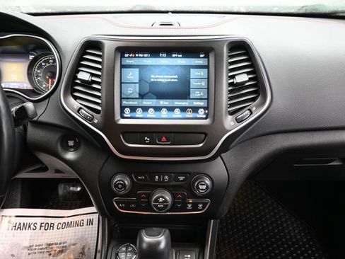 Used 2021 Jeep Cherokee Trailhawk w/ Comfort & Convenience Group image 16