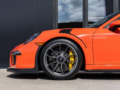 Certified 2016 Porsche 911 GT3 RS image 13