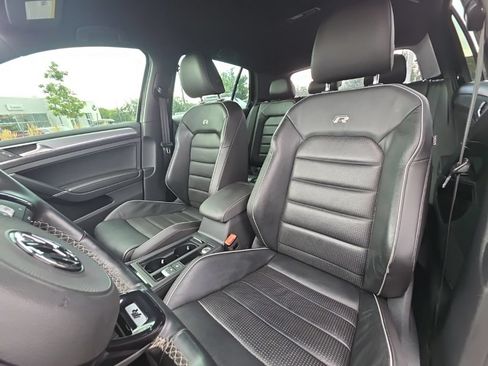 Used 2018 Volkswagen Golf R 4-Door AWD/4WD image 11