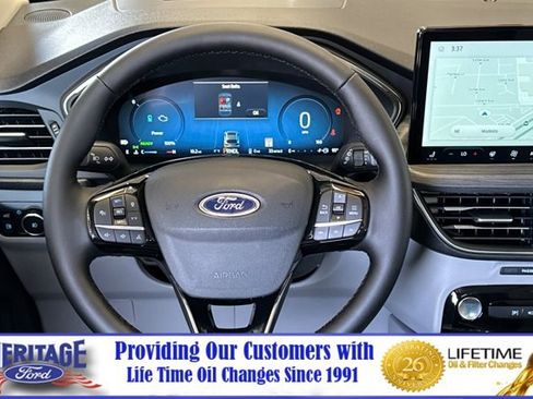 New 2025 Ford Escape SE w/ PHEV Premium Package FWD image 11