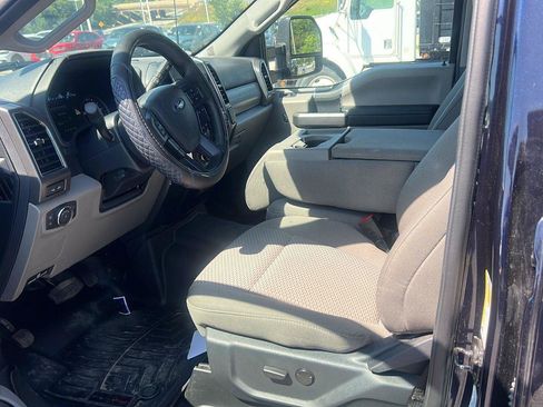 Used 2022 Ford F350 XLT w/ XLT Value Package AWD/4WD image 9
