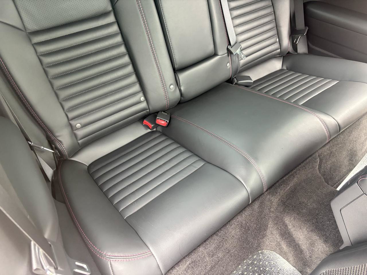 Used 2010 Dodge Challenger R/T RWD image 32