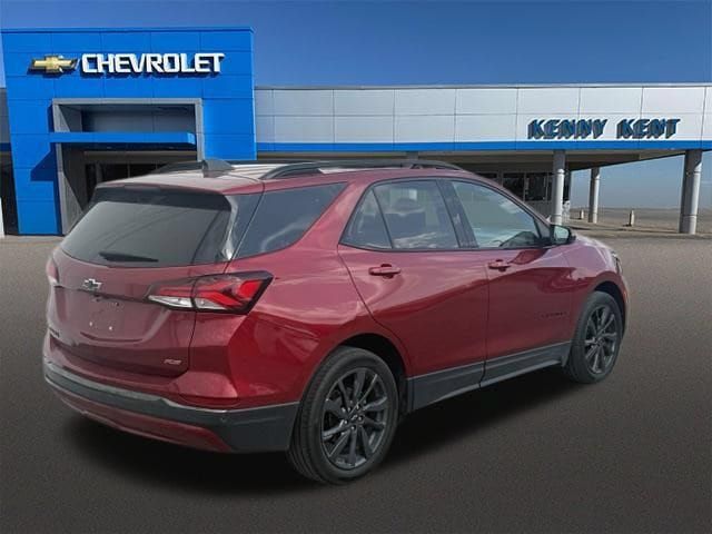 Used 2022 Chevrolet Equinox RS w/ RS Leather Package FWD image 5