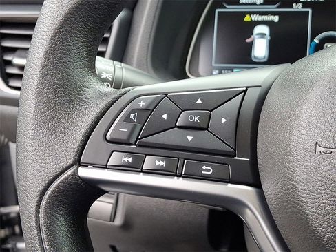 Used 2024 Nissan Leaf S image 21