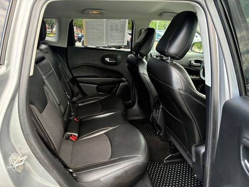 Used 2019 Jeep Compass Latitude w/ Cold Weather Group AWD/4WD image 44