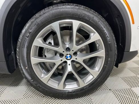 Used 2026 BMW X5 xDrive50e w/ Premium Package AWD/4WD image 24