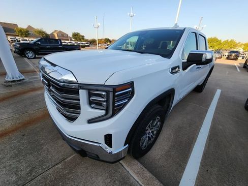 Used 2026 GMC Sierra 1500 SLT AWD/4WD image 3