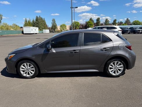 Used 2023 Toyota Corolla SE w/ SE Premium Package FWD image 5