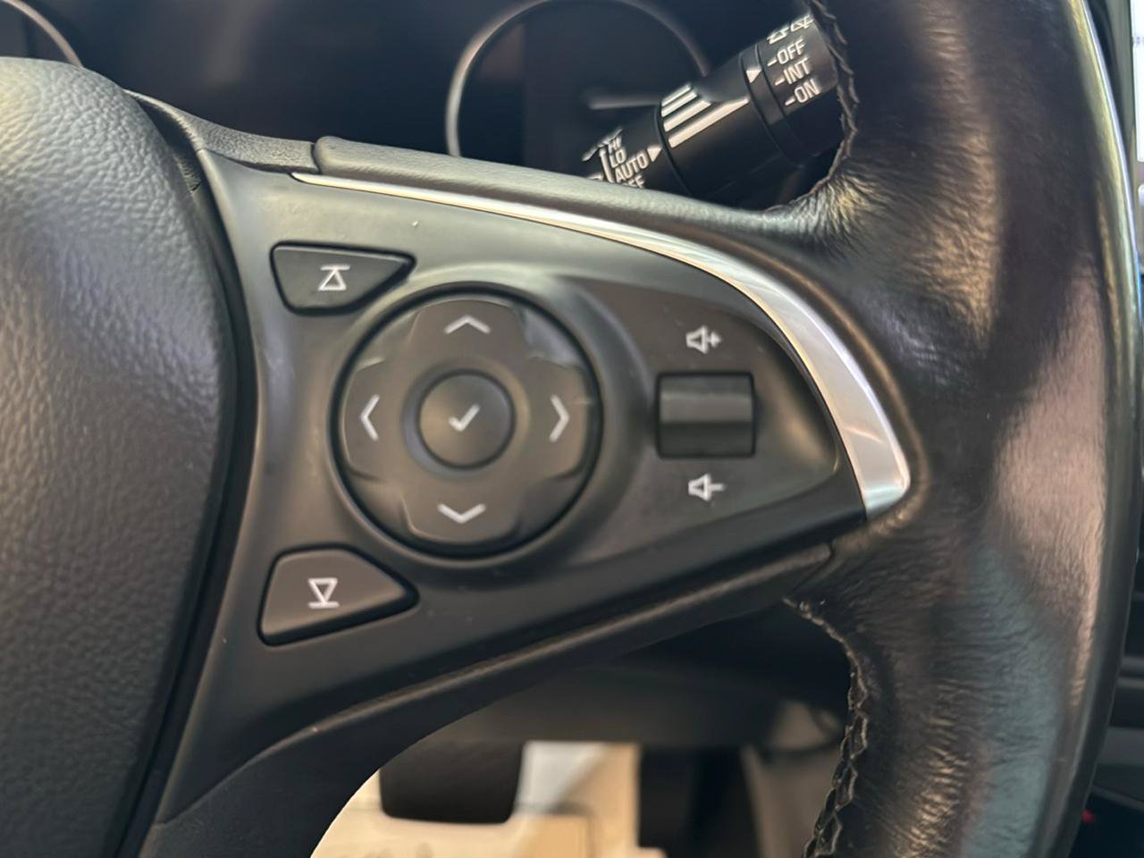 Used 2019 Buick Envision Premium w/ Driver Confidence Package AWD/4WD image 14