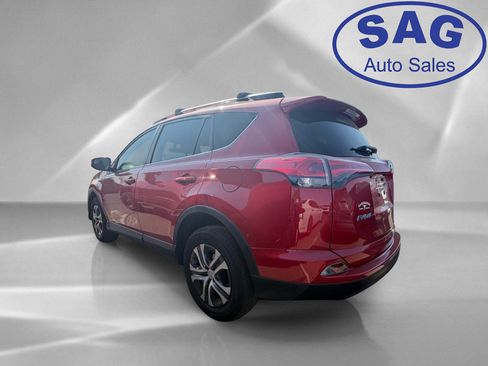 Used 2016 Toyota RAV4 LE FWD image 4