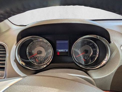 Used 2015 Chrysler Town & Country Touring w/ Driver Convenience Group FWD image 20