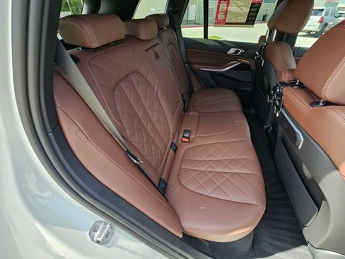 Used 2026 BMW X5 xDrive40i w/ M Sport Package AWD/4WD image 19