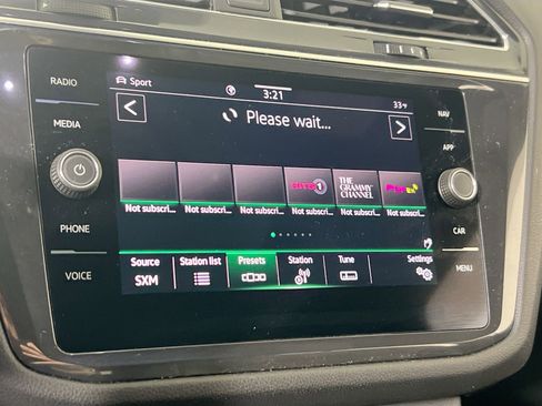 Used 2022 Volkswagen Tiguan SEL R-Line image 15