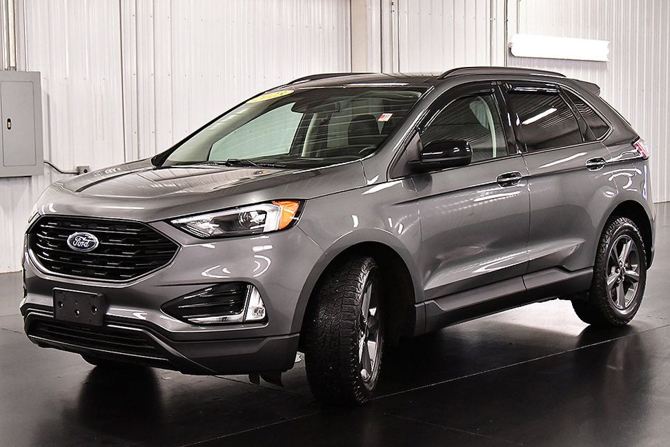 Used 2023 Ford Edge SEL w/ Sport Appearance Package AWD/4WD image 3