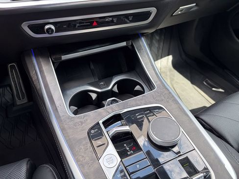 Used 2023 BMW X7 xDrive40i w/ M Sport Package AWD/4WD image 53