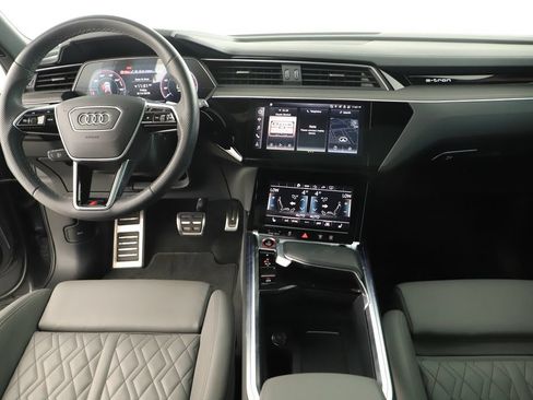 Certified 2024 Audi SQ8 e-tron Premium Plus w/ Black Optic Package AWD/4WD image 18