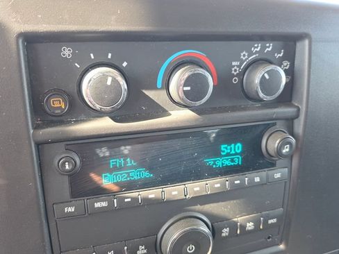Used 2025 GMC Savana 2500 w/ Driver Convenience Package RWD image 17
