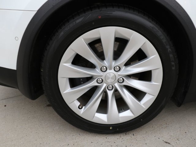 Used 2017 Tesla Model X 75D AWD/4WD image 8