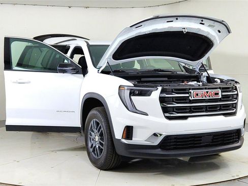 New 2025 GMC Acadia Elevation image 9