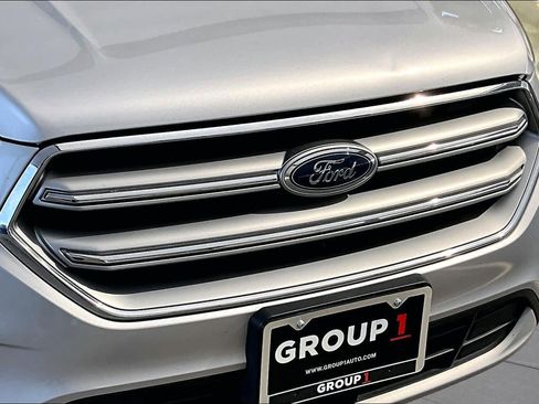Used 2017 Ford Escape SE w/ Equipment Group 201A FWD image 29