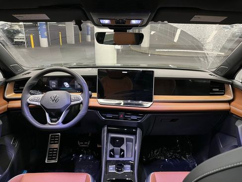 New 2026 Volkswagen Tiguan SEL R-Line image 7