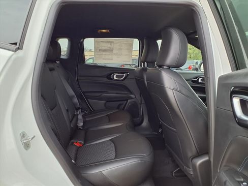 New 2026 Jeep Compass Latitude AWD/4WD image 19