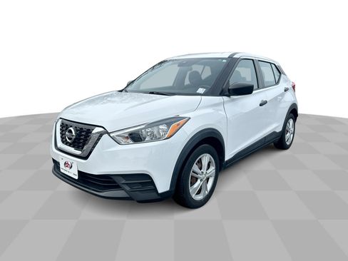 Used 2020 Nissan Kicks S image 5