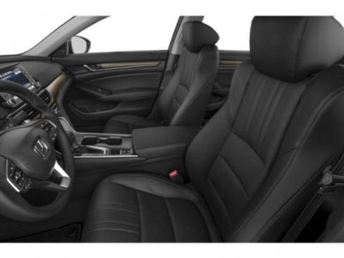 Used 2018 Honda Accord Touring image 9