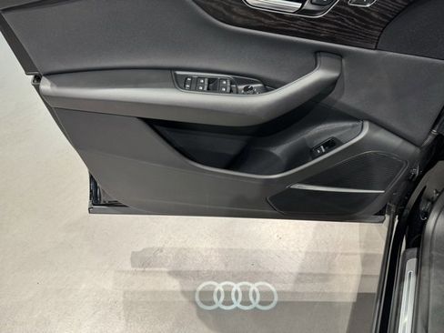 Used 2022 Audi Q8 Premium Plus image 13