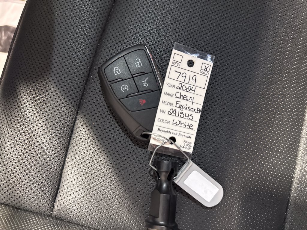 Used 2024 Chevrolet Equinox EV LT FWD image 25