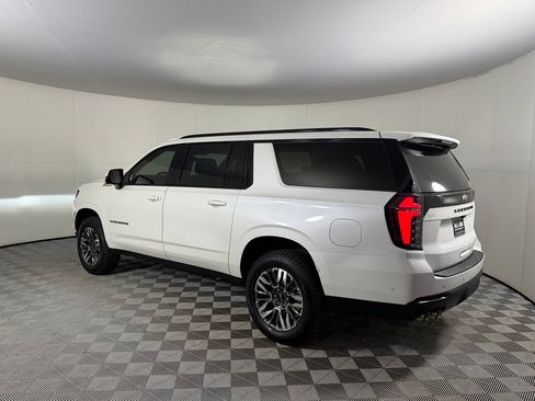 Used 2025 Chevrolet Suburban Z71 AWD/4WD image 10