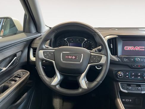 Used 2024 GMC Terrain SLE FWD image 10