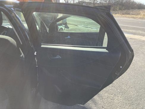 Used 2012 Ford Focus SE FWD image 21