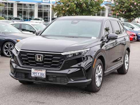 Used 2025 Honda CR-V LX image 3