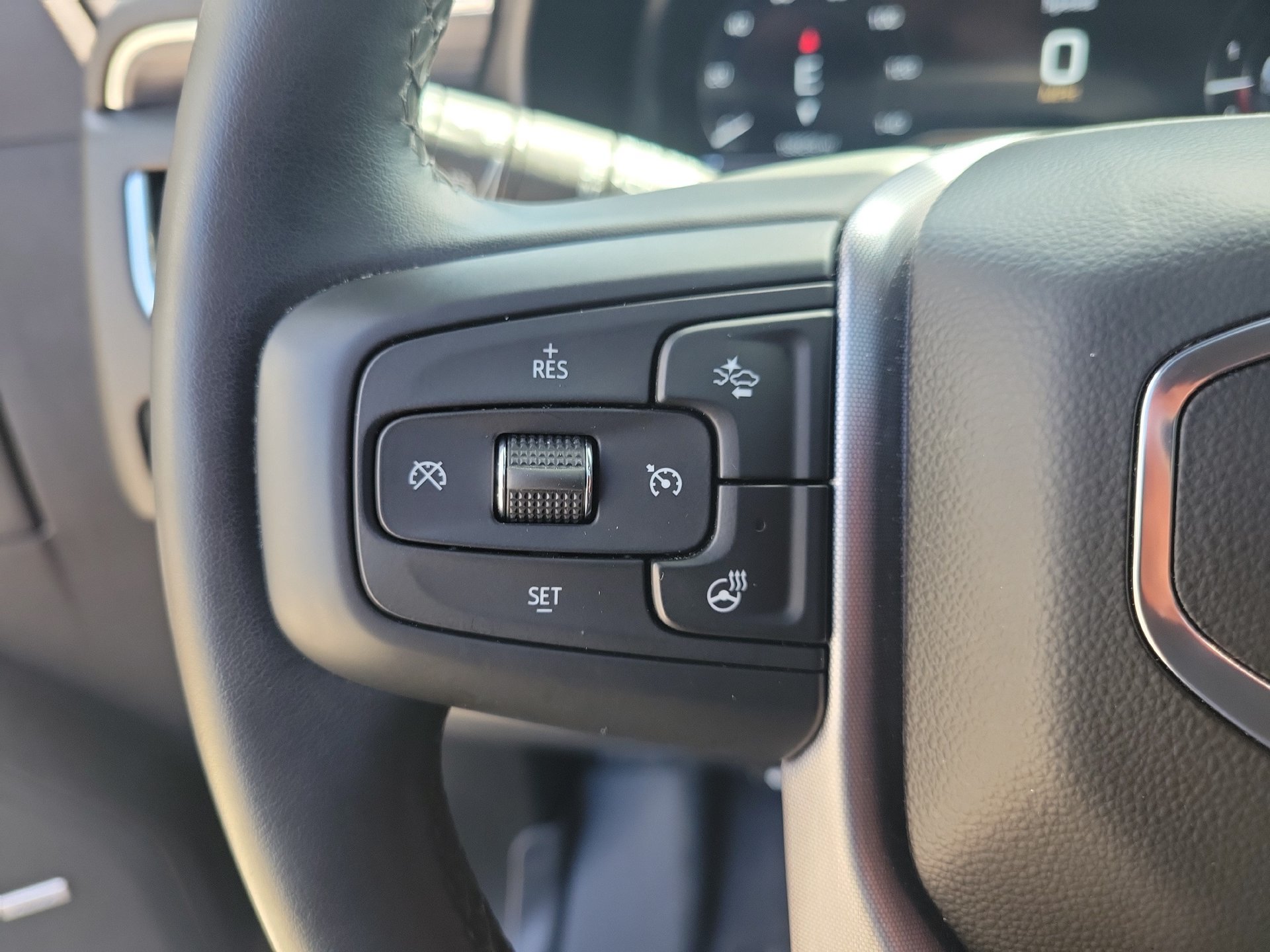 Used 2023 GMC Yukon SLT w/ SLT Premium Package RWD image 30