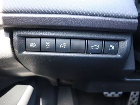 Used 2025 Toyota Camry SE image 27