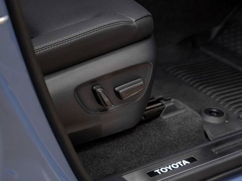 Used 2025 Toyota Land Cruiser image 69