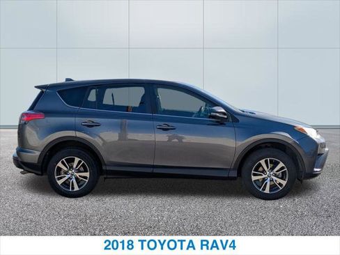 Used 2018 Toyota RAV4 XLE image 6