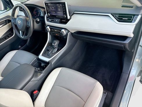 Certified 2021 Toyota RAV4 XLE Premium w/ Carpet Mat Package (TMS) FWD image 17