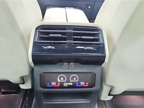 Used 2026 BMW 540i xDrive image 40