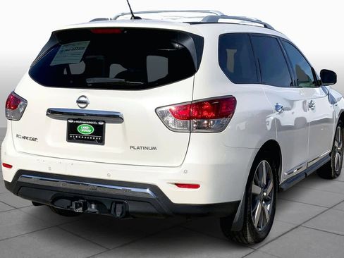 Used 2015 Nissan Pathfinder Platinum w/ Family Entertainment Package image 11