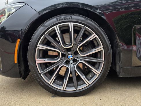 Used 2021 BMW 740i w/ M Sport Package RWD image 15