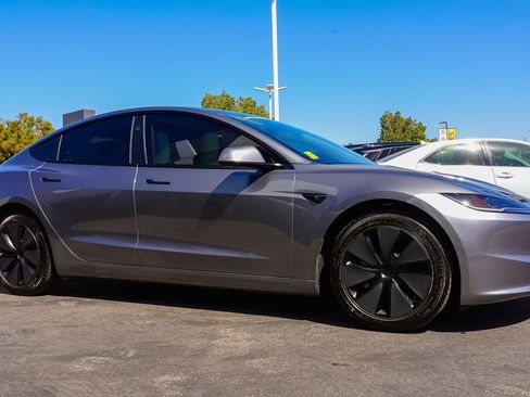 Used 2024 Tesla Model 3 Standard Range RWD image 7