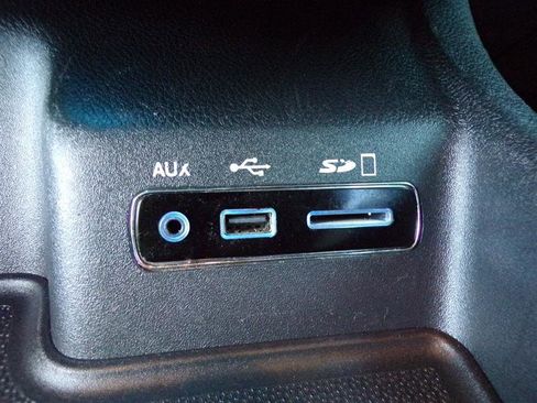 Used 2016 Dodge Durango SXT image 37