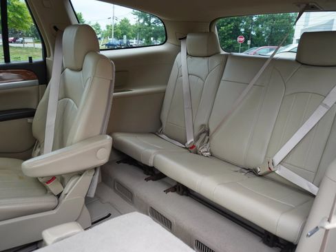 Used 2010 Buick Enclave CXL FWD image 12