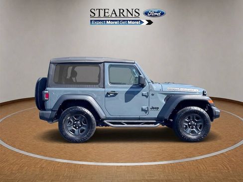 Used 2025 Jeep Wrangler Sport AWD/4WD image 4