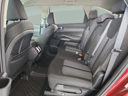 Used 2024 Kia Sorento LX FWD image 17