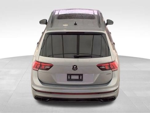 Used 2023 Volkswagen Tiguan SE R-Line AWD/4WD image 6