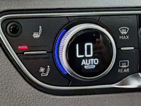 Used 2023 Audi Q5 e Premium Plus w/ Premium Plus Package AWD/4WD image 21